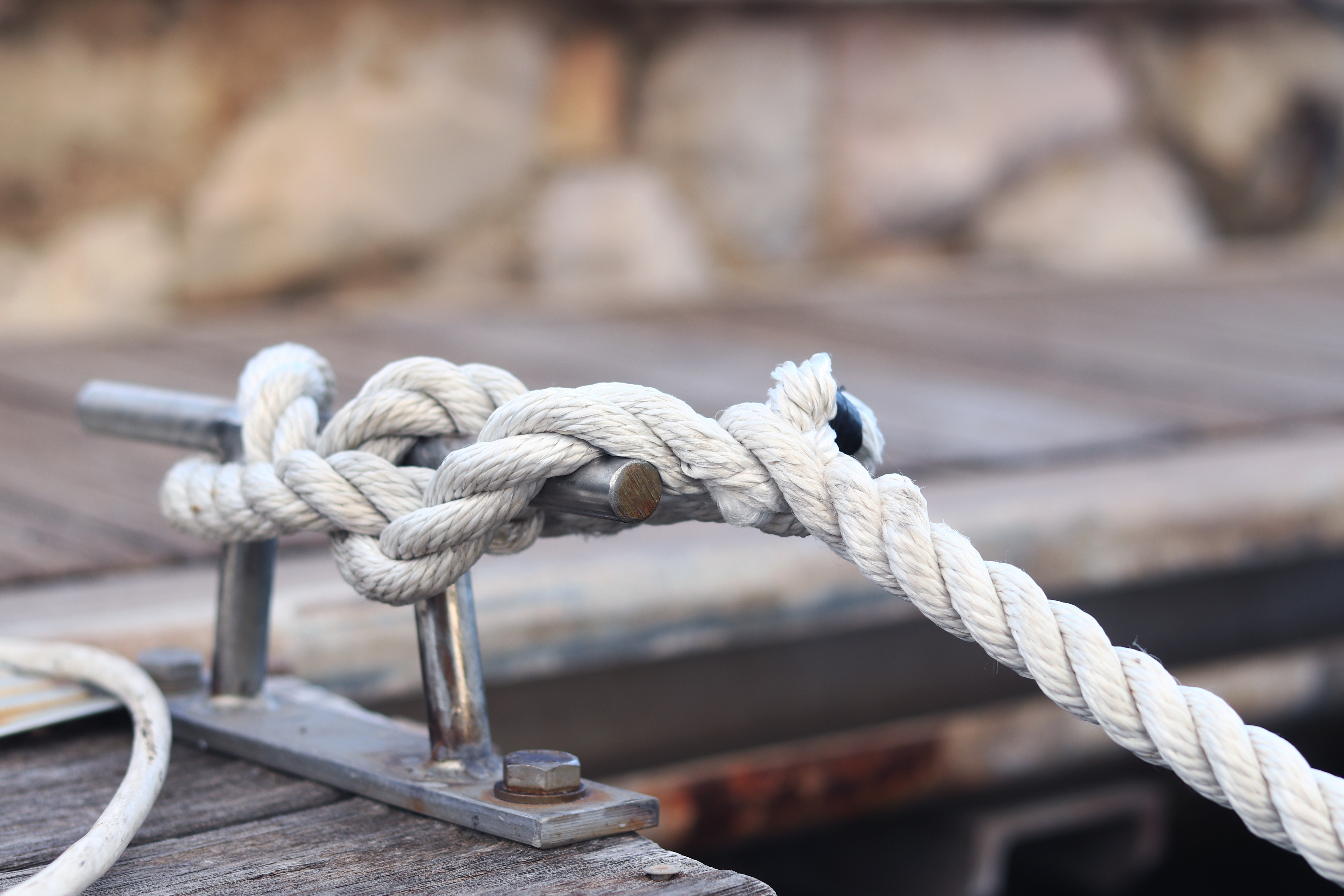 Segelboot auf offener See
